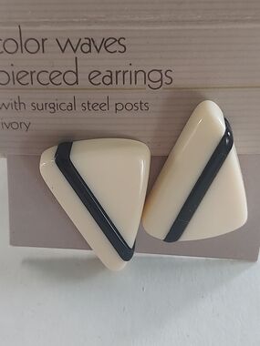 Vintage Avon Color Waves Ivory and Black Triangle Stripe Pierced Earrings